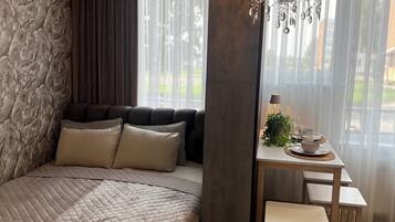 Blackout curtains, iron/ironing board, free wired Internet