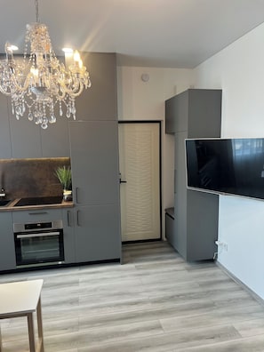 Comfort Apartment, Garden View | Blackout drapes, iron/ironing board, free wired internet