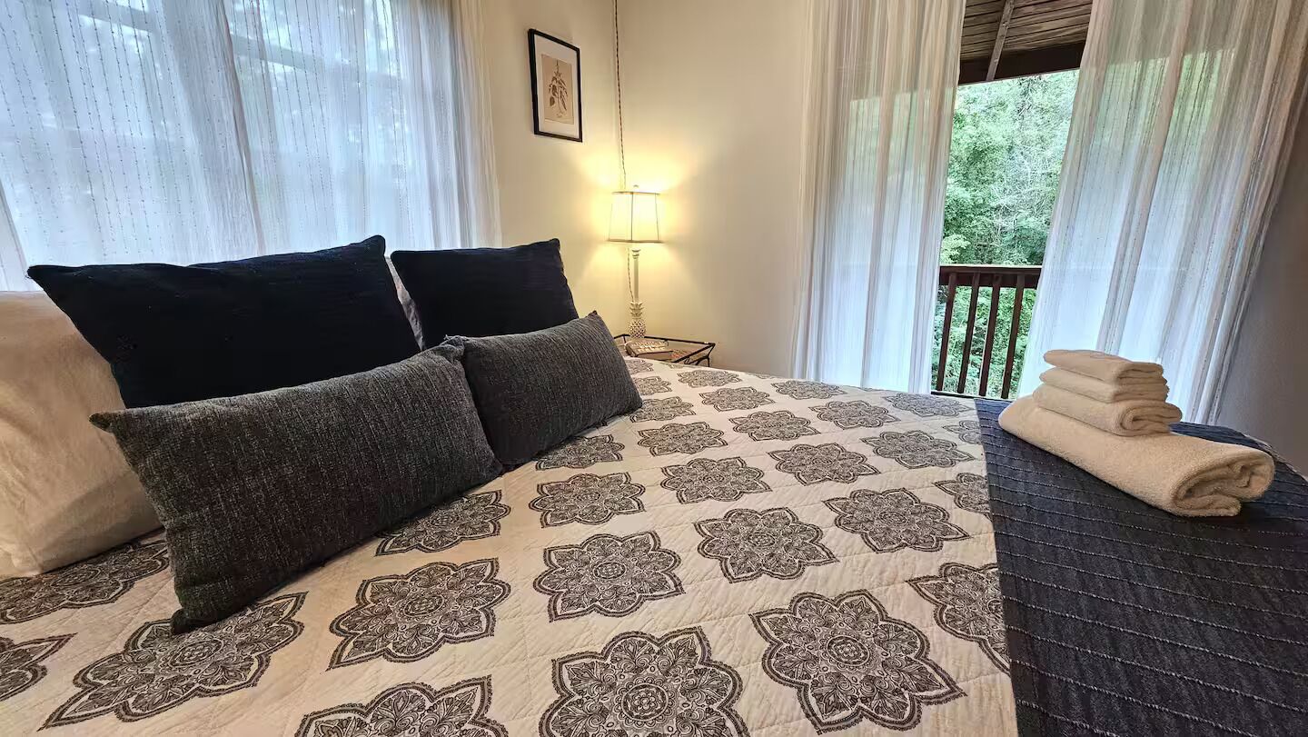 2 多间卧室、熨斗/熨衣板、WiFi、床单