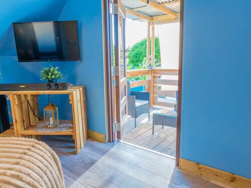 Minutes to Seafood Restaurants & Beach - Family Villa with Private Pool & Games