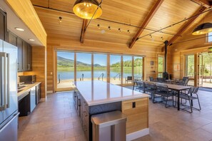 Dining - Luxury Mountain Retreat - pool+hot tubs (Silverthorne)