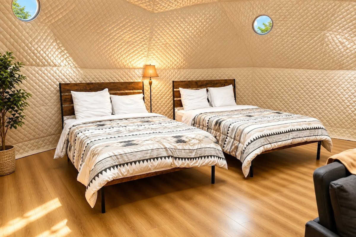 Standard Single Room, 2 Double Beds, Patio