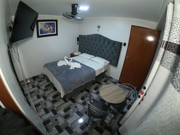 Classic Room | Bathroom | Combined shower/bathtub, towels, soap, toilet paper