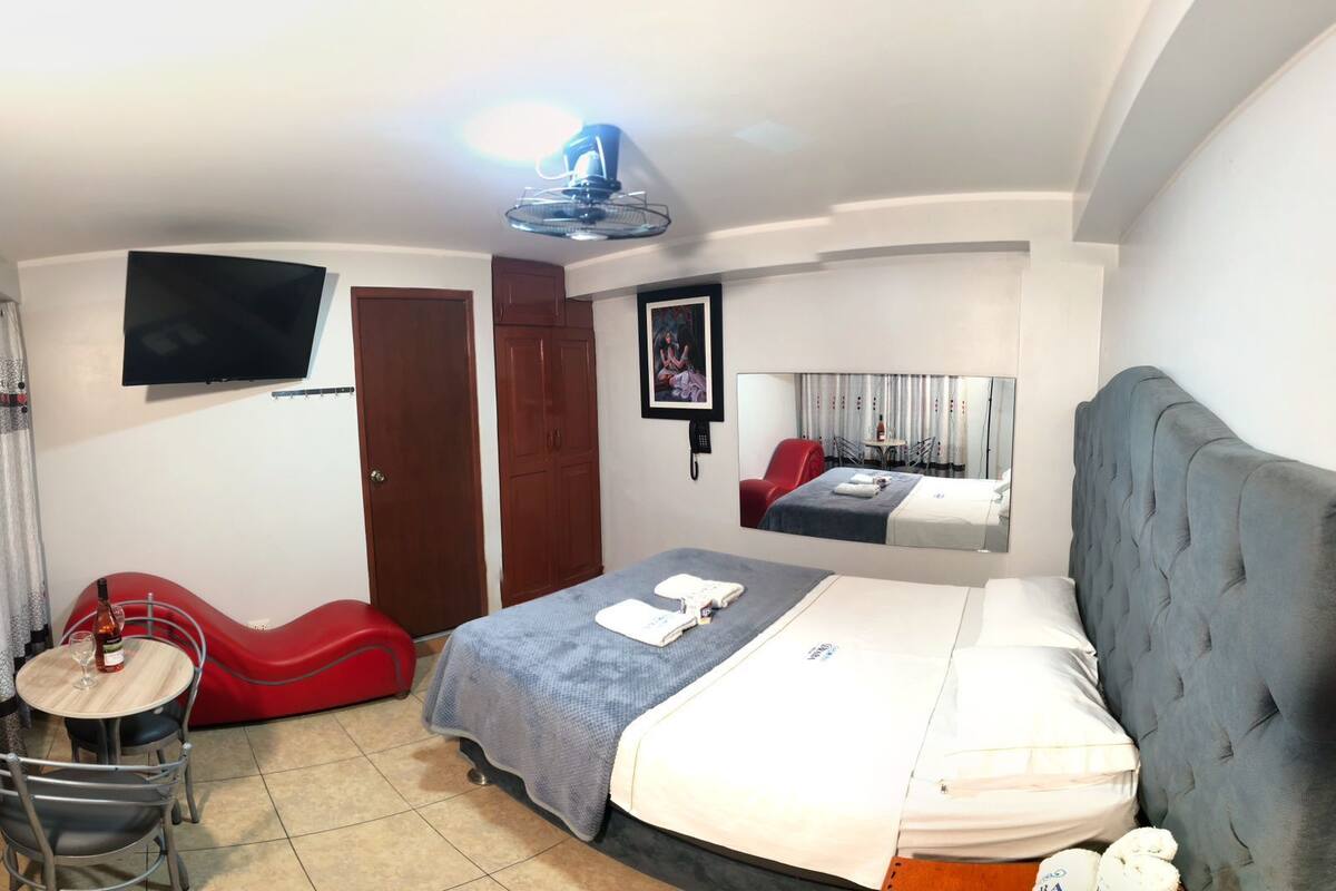 Deluxe Room | Laptop workspace, free WiFi