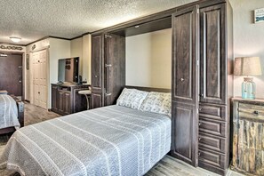 1 bedroom, WiFi, bed sheets
