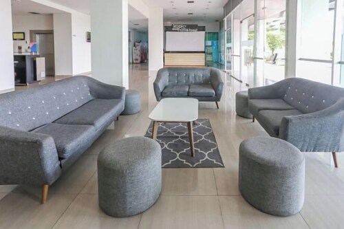 Hotel O Slawi Near Alun- Alu Slawi Formerly Boarding Inn