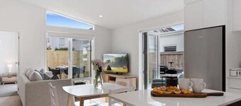 Perfect Papamoa Beach Bach