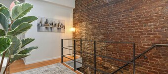 Fabulous 5-bedroom Townhouse with Patio Terrace in vibrant New York