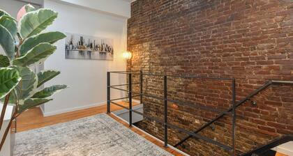 Fabulous 5-bedroom Townhouse with Patio Terrace in vibrant New York