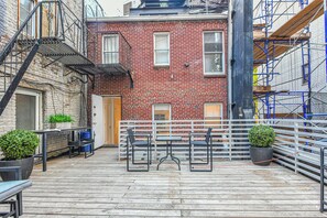 Outdoor dining - Fabulous 5-bedroom Townhouse with Patio Terrace in vibrant New York (New York)