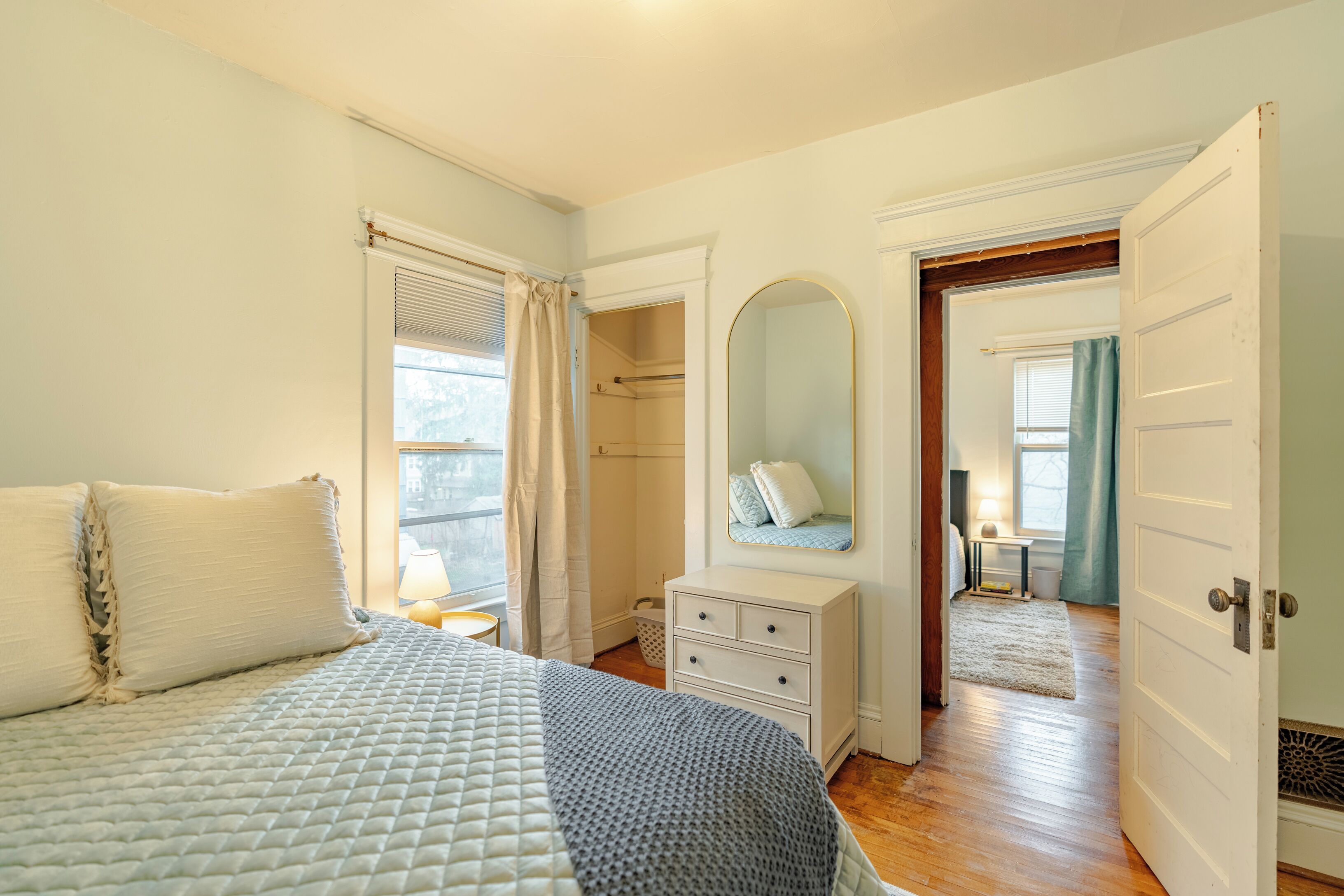 3 間睡房、熨斗/熨衫板、上網、床單