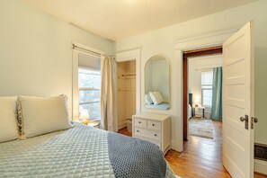 3 bedrooms, iron/ironing board, Internet, bed sheets