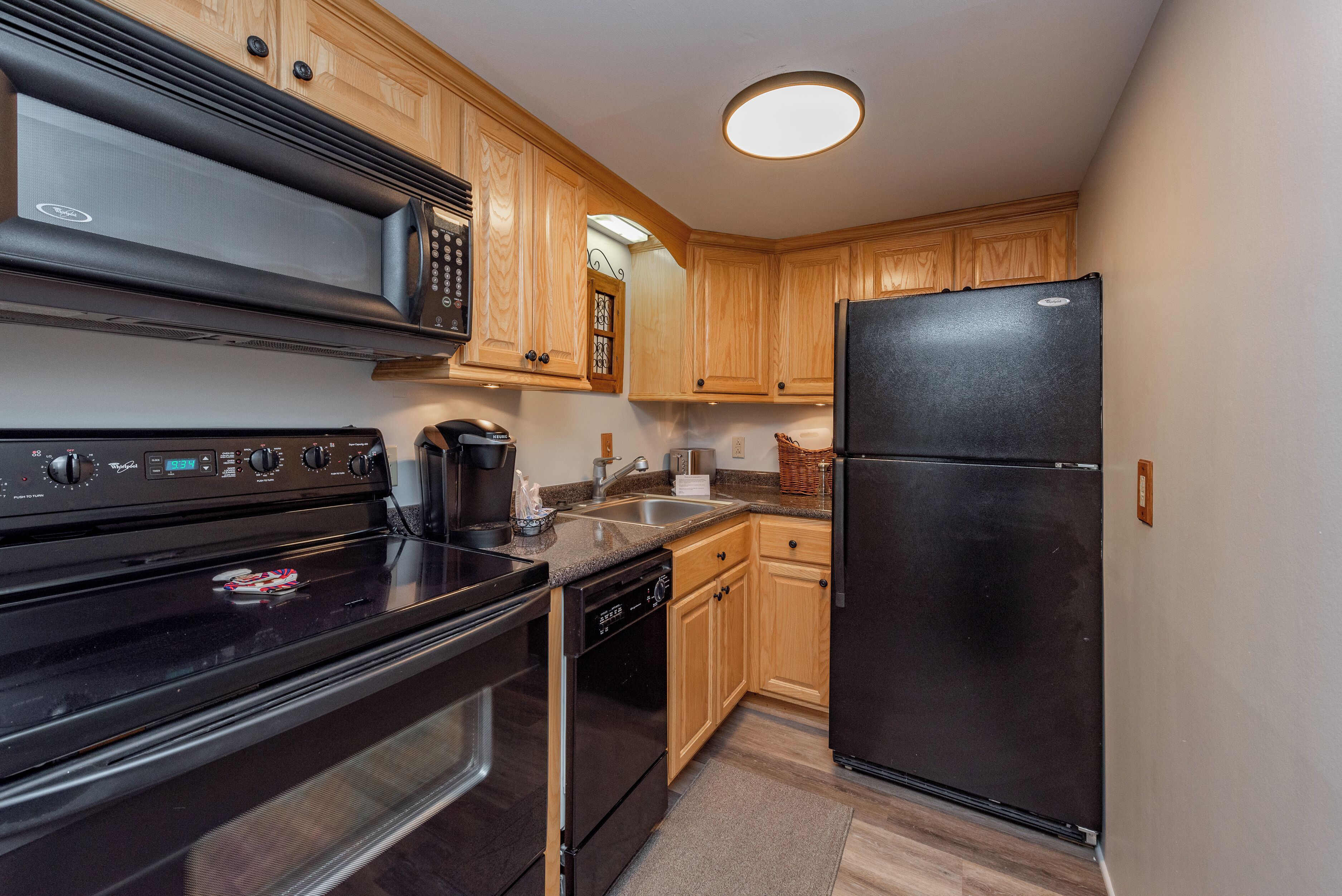 Oven, stovetop, dishwasher, coffee/tea maker