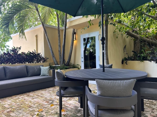 Outdoor dining