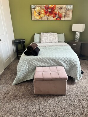 Iron/ironing board, WiFi, bed sheets