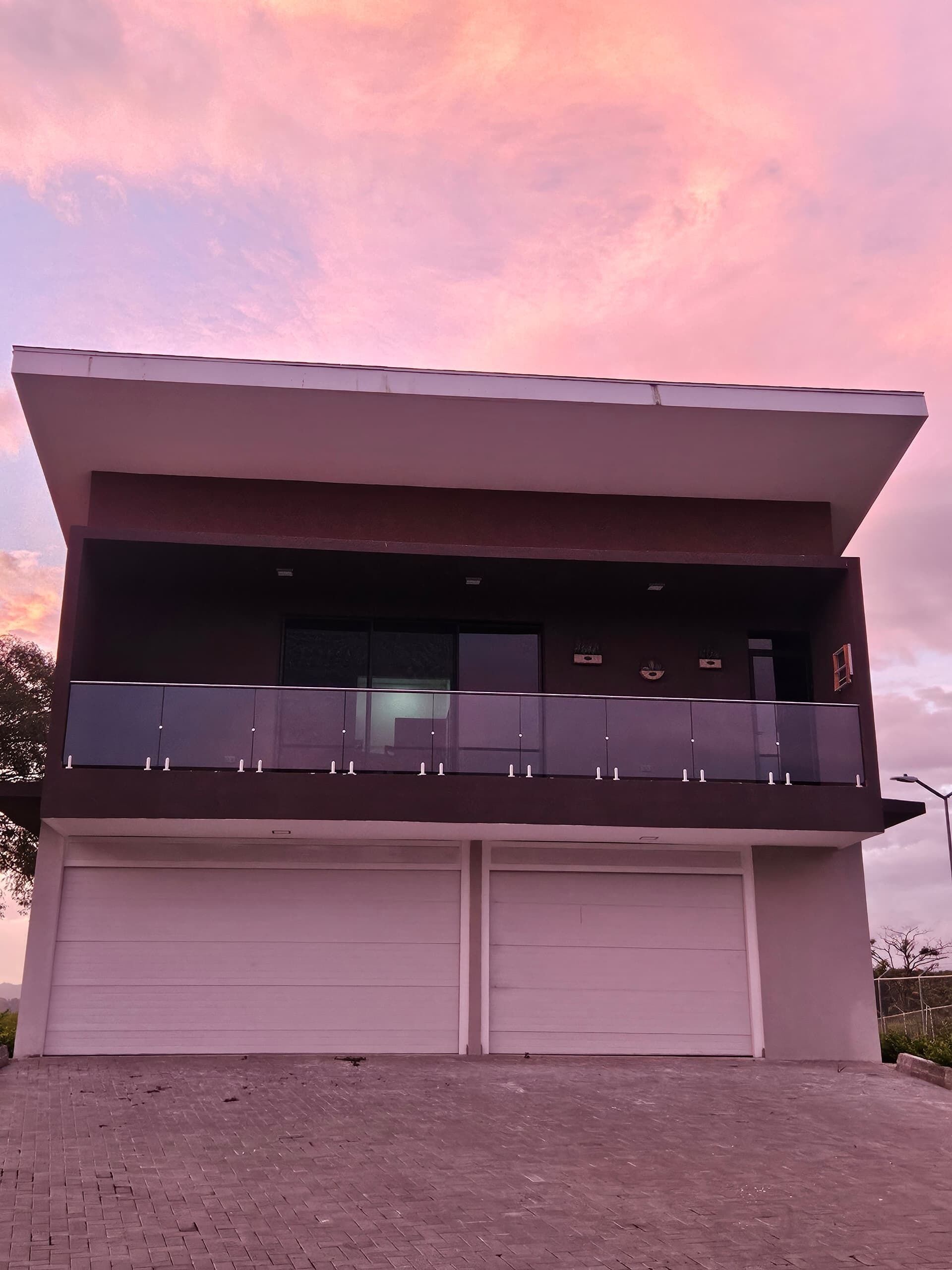 Mặt tiền nơi lưu trú