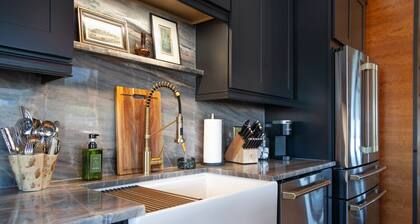 Highway Vintage | Boutique City Escape