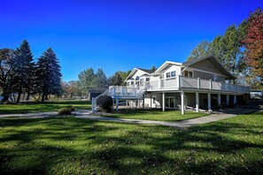 Exterior - *The Legacy on Lake Lizzie -a Lake Front Escape* (Pelican Rapids)