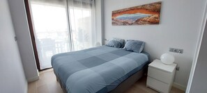 Bügeleisen/Bügelbrett, WLAN, Bettwäsche