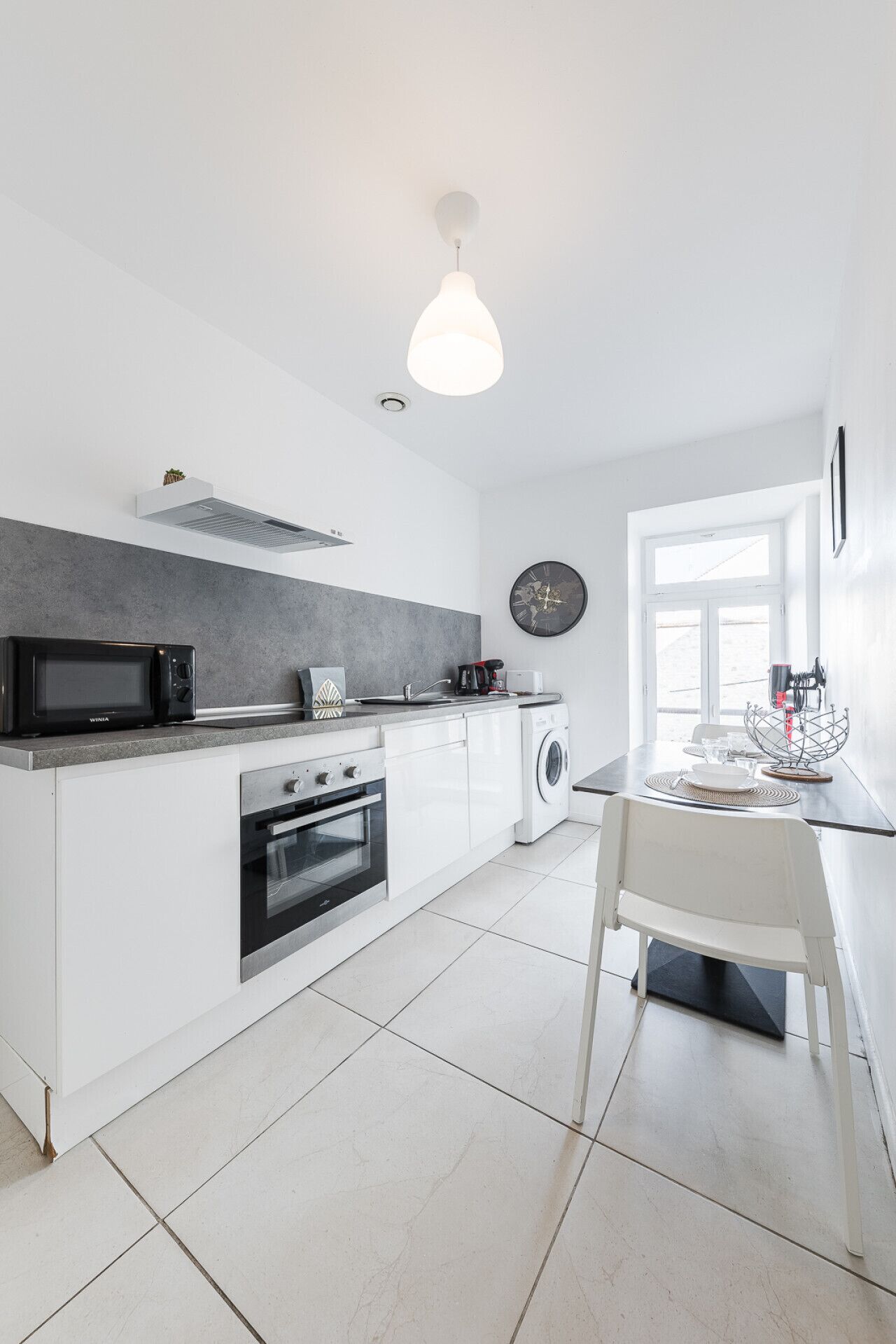 Fridge, microwave, oven, coffee/tea maker