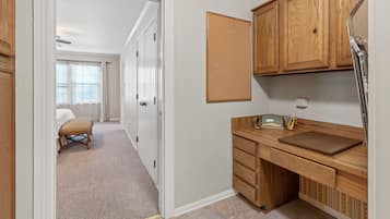 Desk, iron/ironing board, WiFi, bed sheets