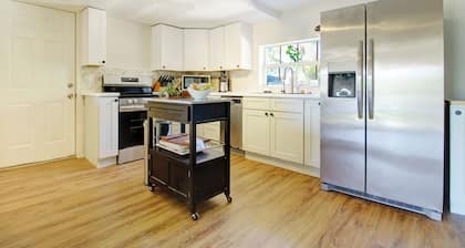 Tranquil 2-bedroom house with AC in North Key Largo