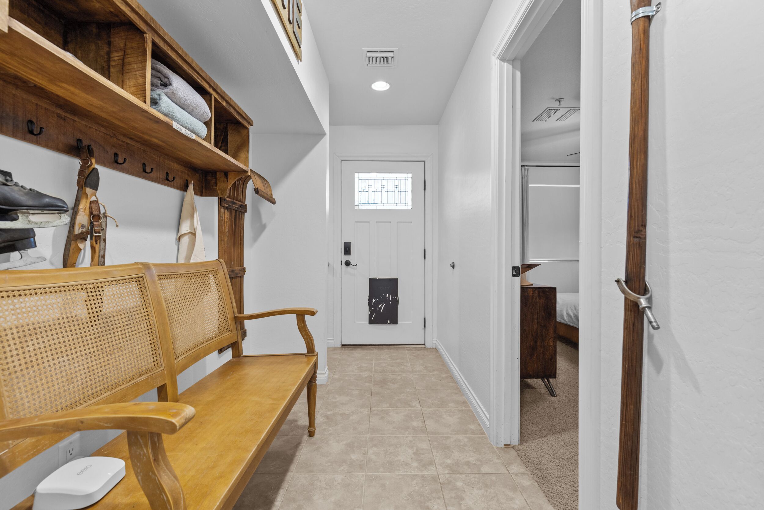 3 bedrooms, desk, iron/ironing board, travel crib