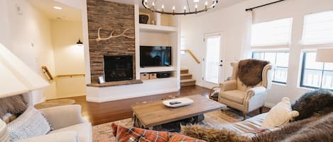 Smart-tv, pejs, stereoanlæg