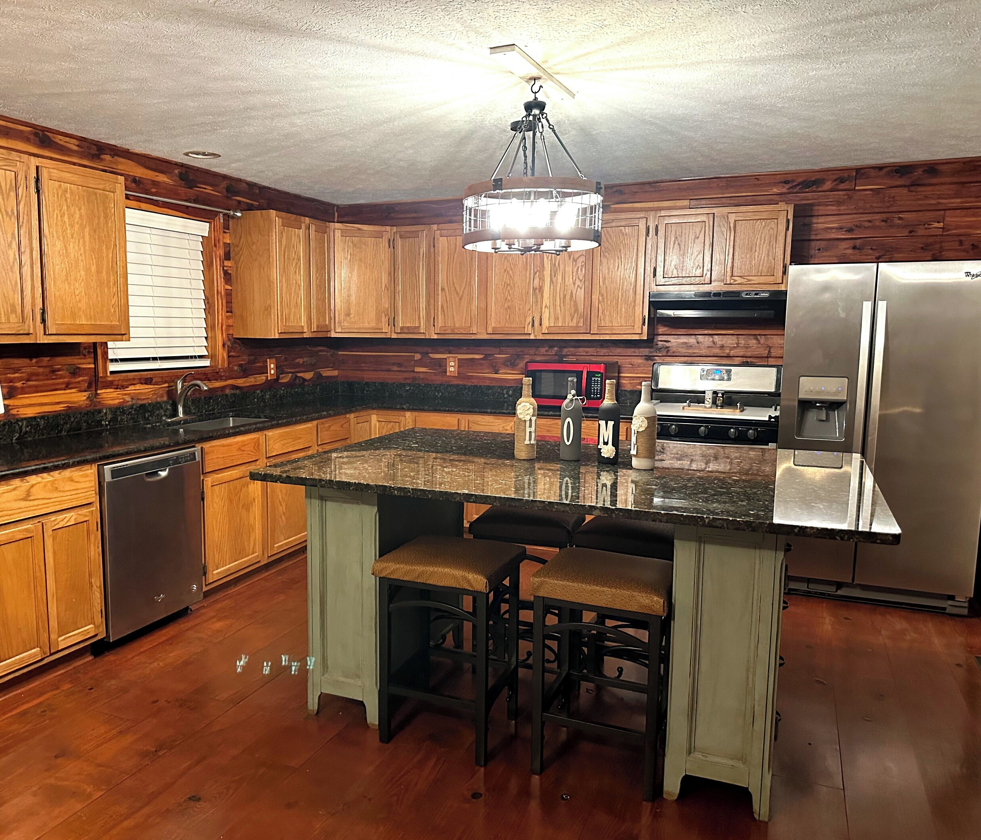 Frigorífic, microones, forn i placa de cuina 