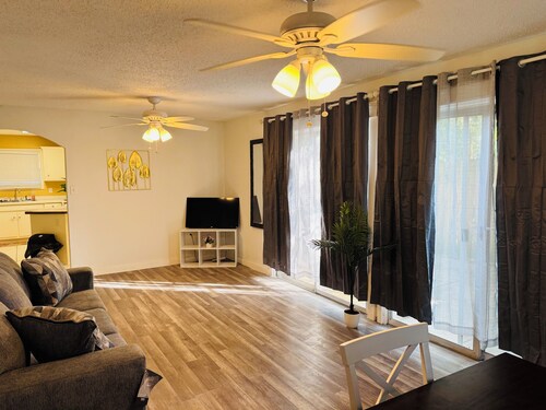 Entire Home Sleeps 5, near LSU Campus