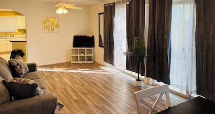 Entire Home Sleeps 5, near LSU Campus