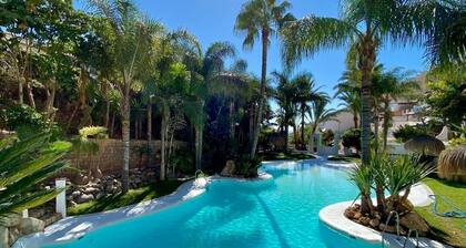 "Rincon de Marinos", a spacious house in a quiet estate, 5 mins. from the beach