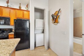 Fridge, microwave, oven, stovetop - Cozy 1BR Condo – Pools, Steps from Old Town (La Quinta)