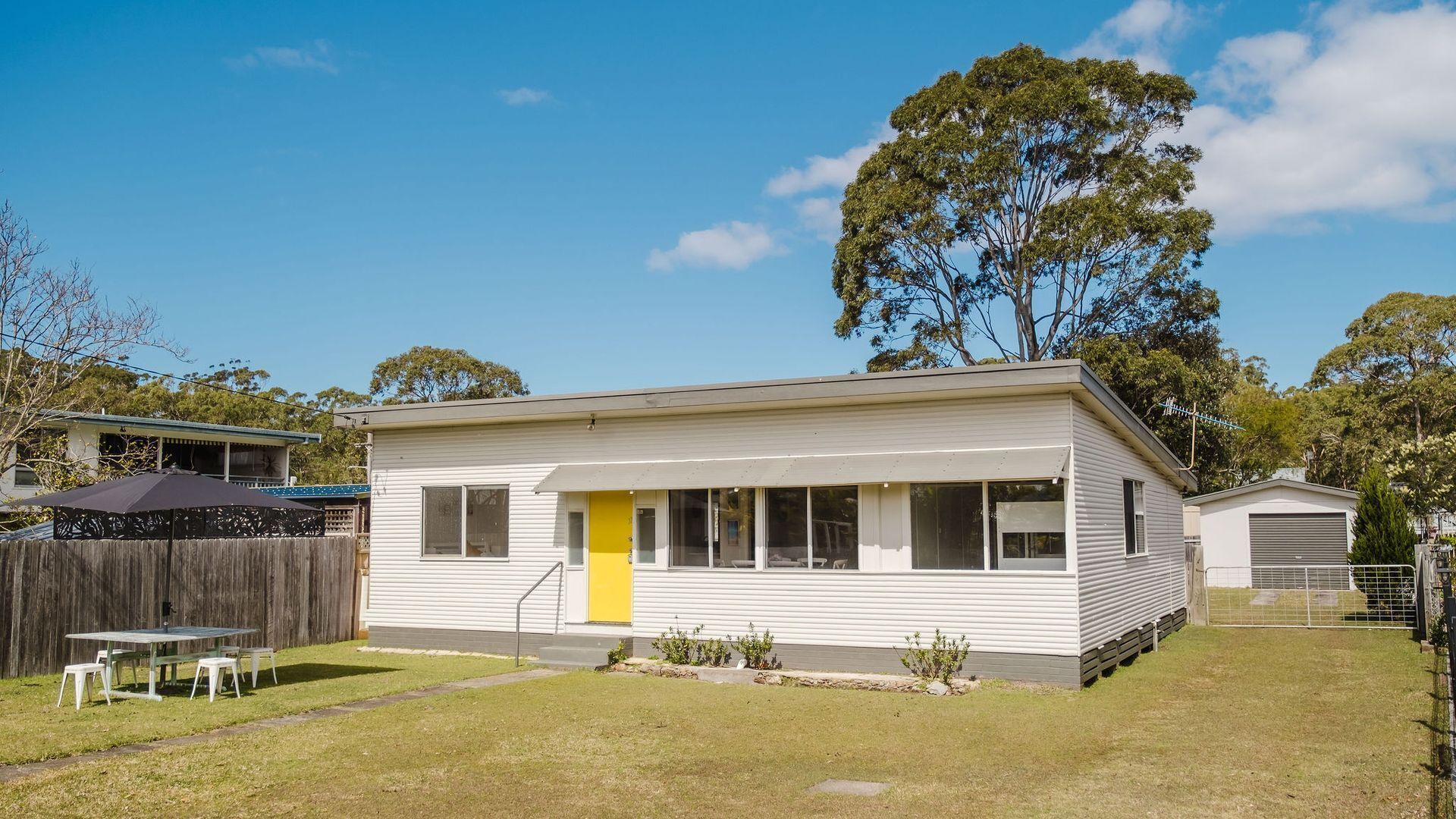 المنشأة من الخارج