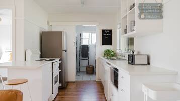 ميكروويف، فرن، موقد طهي مسطح، غسالة أطباق