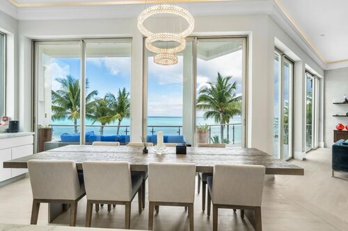 Trinity Villa in New Providence