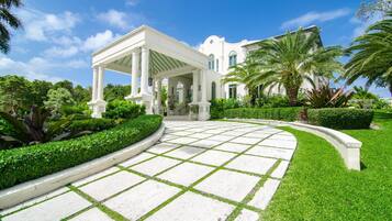 Villa | 9 bedrooms