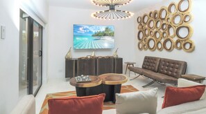 Apartment | 3 bedrooms - Garden View Unit at Plantana Condominiums (Seven Mile Beach)