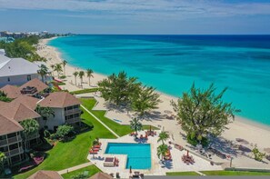 Apartment | 3 bedrooms - Garden View Unit at Plantana Condominiums (Seven Mile Beach)