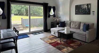 Private Earth Home Retreat, mini goats, fire pits and more - unit A