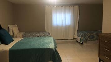 Travel crib, WiFi, bed sheets