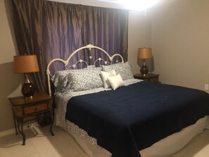 Travel cot, WiFi, bed sheets