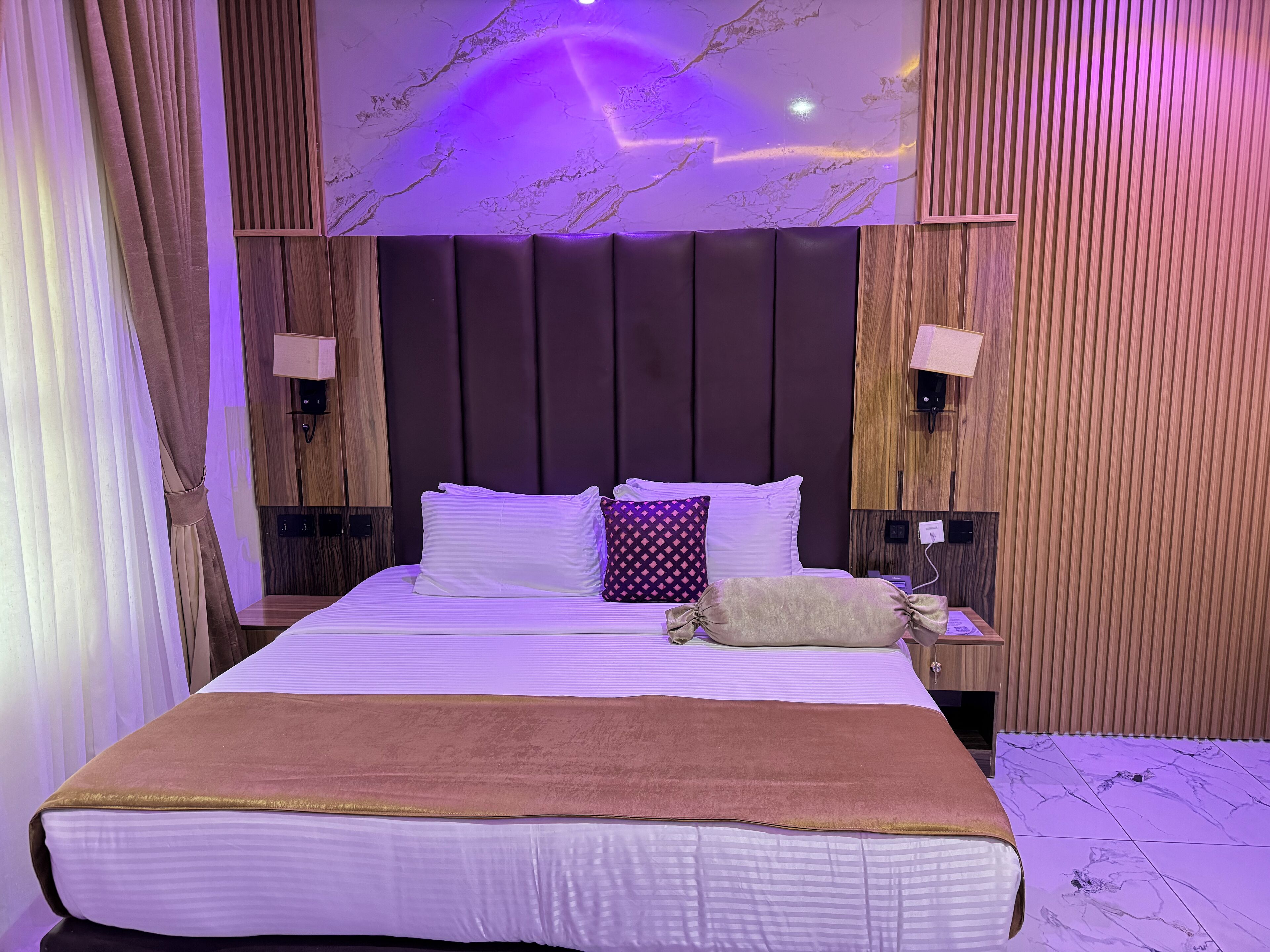 ห้องเอ็กซ์คลูซีฟสตูดิโอสวีท, วิวเมือง | โต๊ะทำงาน, พื้นที่ทำงานแบบใช้แล็ปท็อป, เตารีด/โต๊ะรีดผ้า, Wi-Fi ฟรี