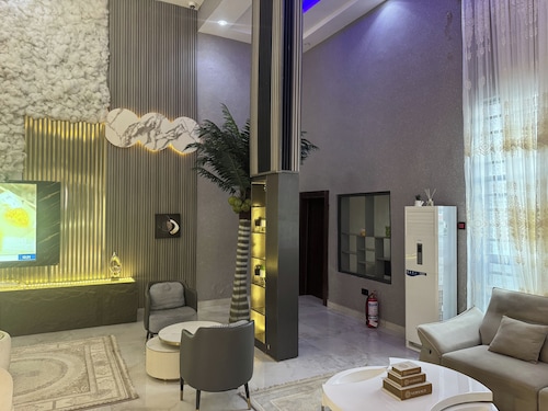 Silver Gate Hotel and Suites