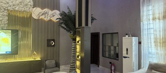 Silver Gate Hotel and Suites