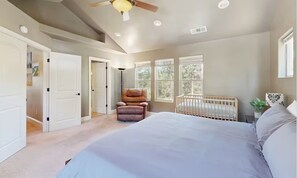 5 bedrooms, travel crib, WiFi, bed sheets