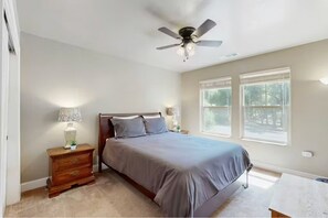 5 chambres, lit parapluie, Wi-Fi, draps fournis