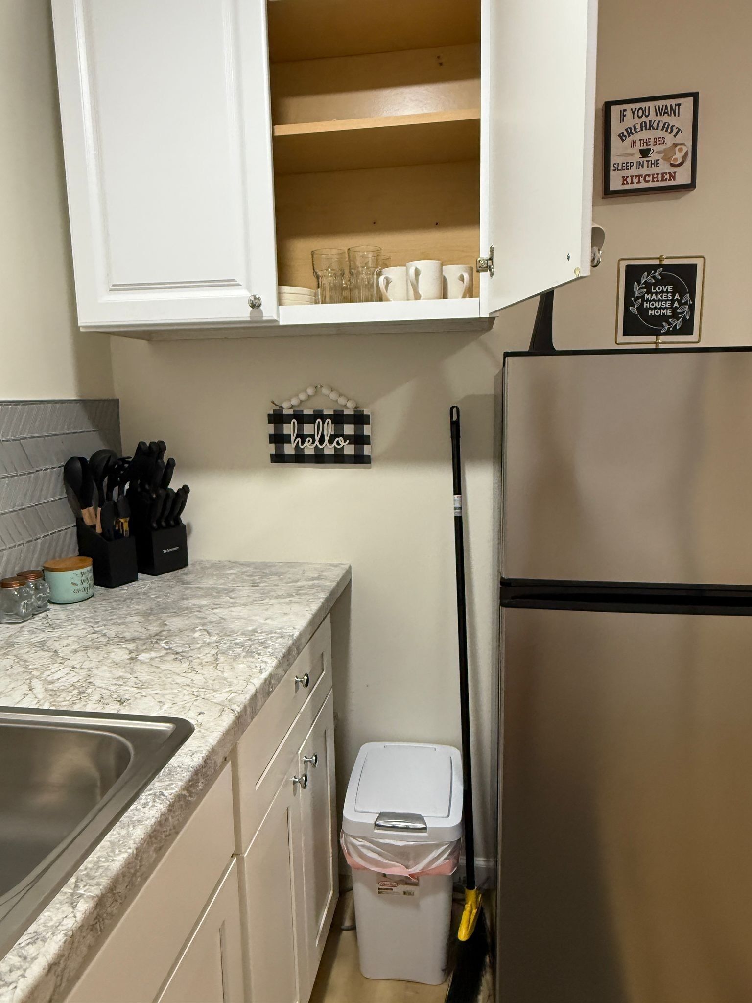 Coffee/tea maker, fridge, microwave, toaster