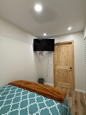 1 bedroom, WiFi (free), bed sheets