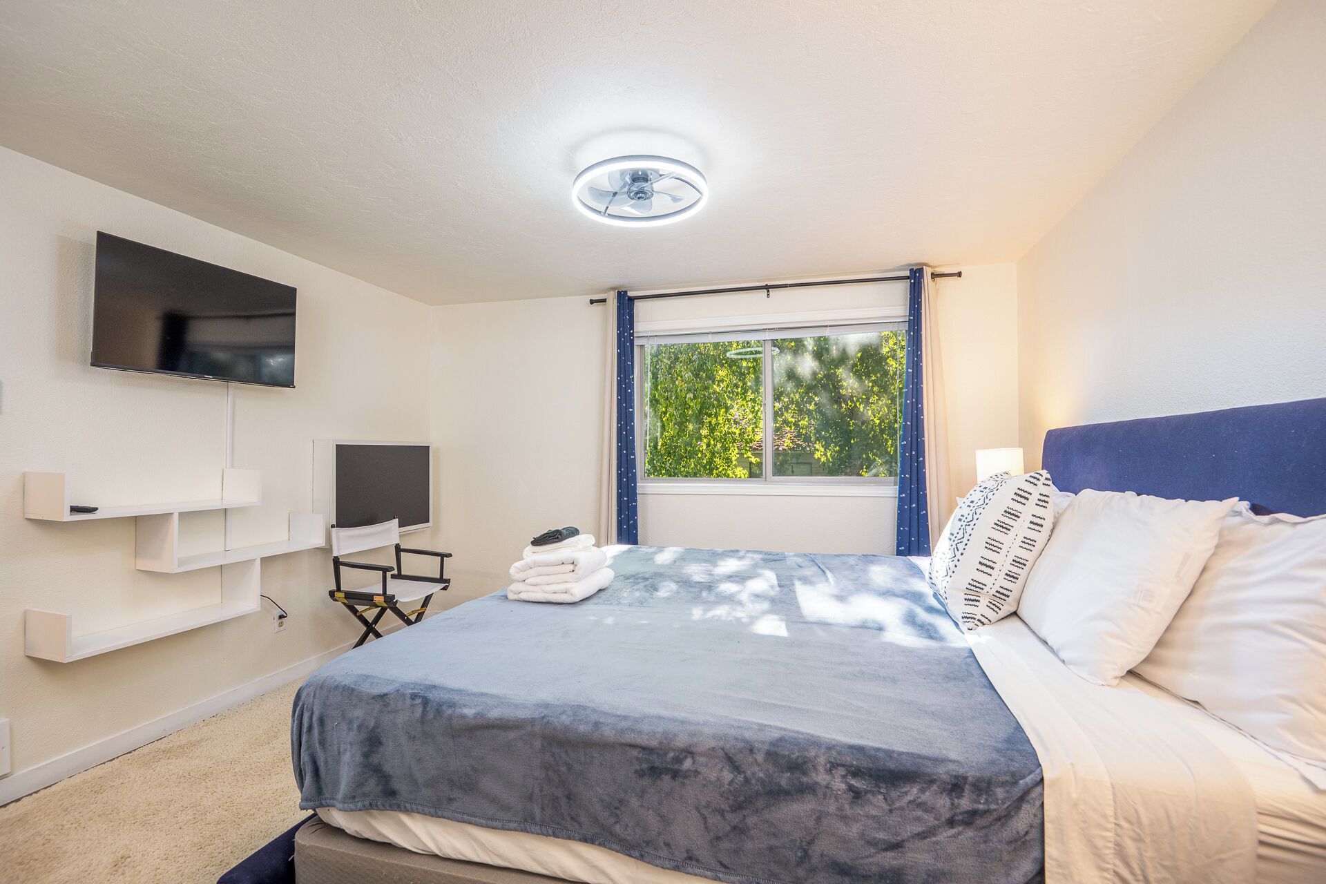 3 chambres, fer et planche à repasser, Wi-Fi, draps fournis